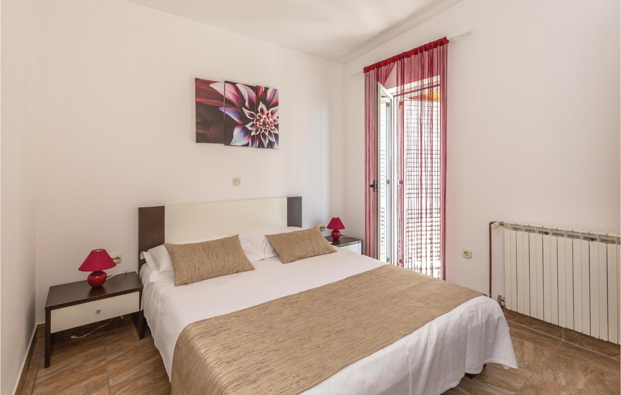 2 Bedroom Cozy Apartment In Makarska Zewnętrze zdjęcie