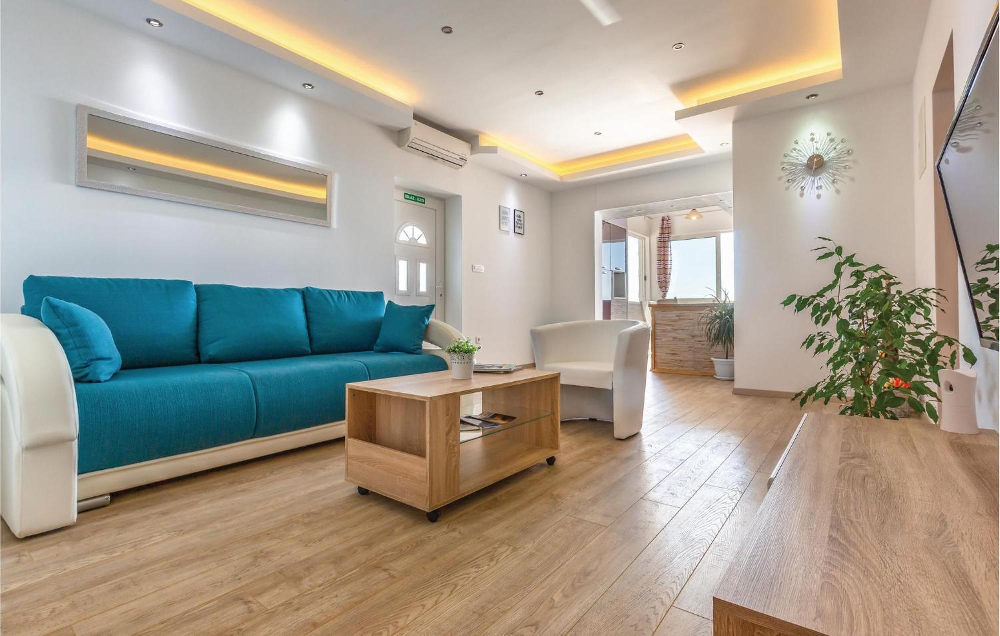 2 Bedroom Cozy Apartment In Makarska Zewnętrze zdjęcie