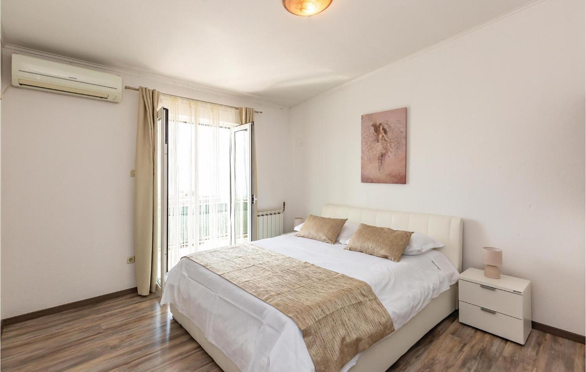2 Bedroom Cozy Apartment In Makarska Zewnętrze zdjęcie