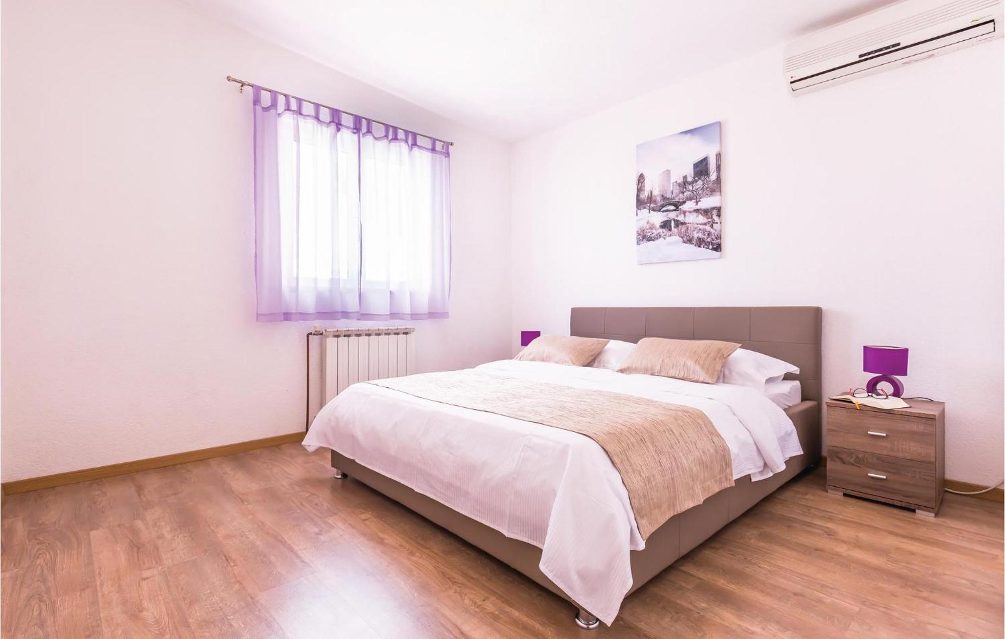 2 Bedroom Cozy Apartment In Makarska Zewnętrze zdjęcie