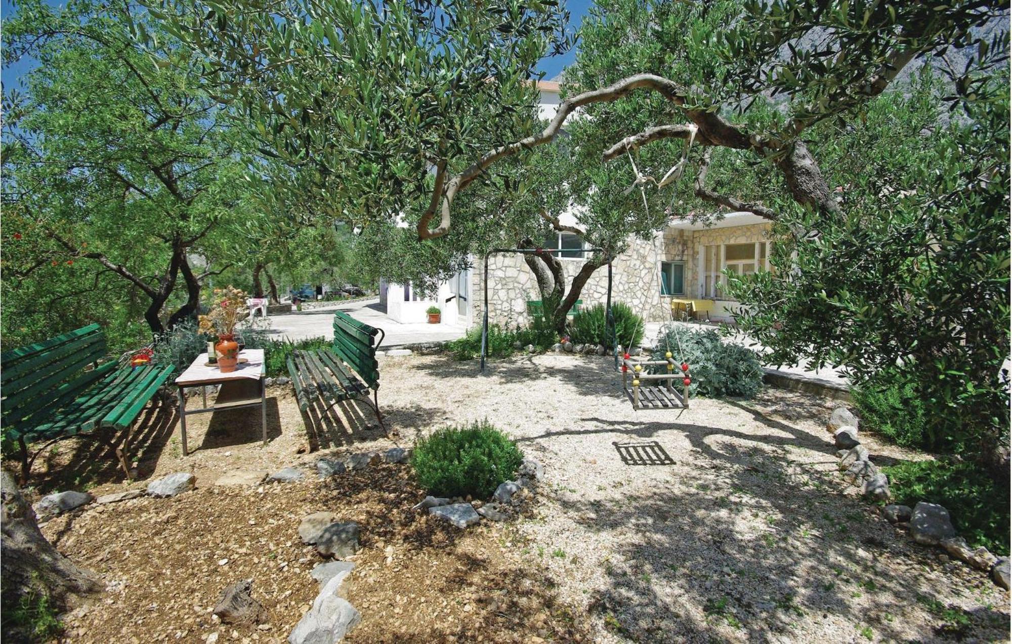 2 Bedroom Cozy Apartment In Makarska Zewnętrze zdjęcie