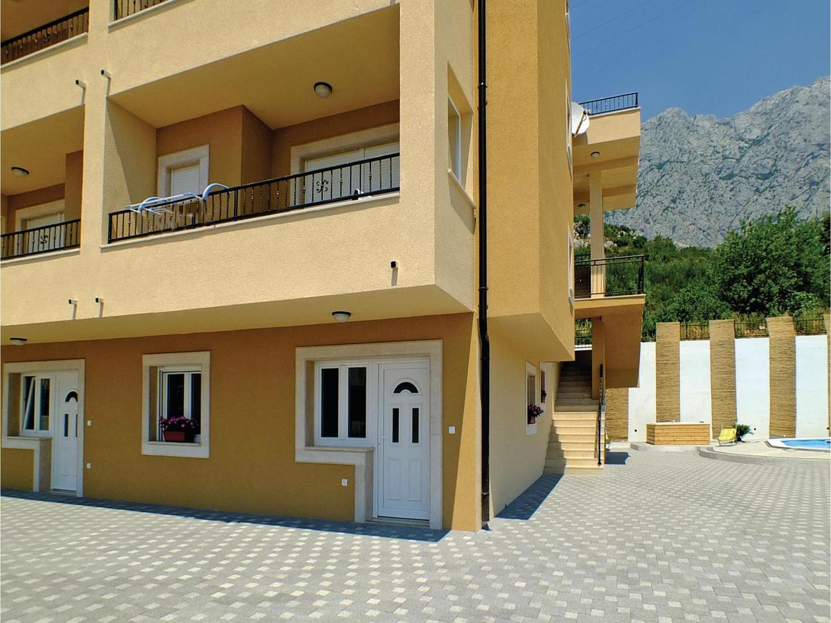 2 Bedroom Cozy Apartment In Makarska Zewnętrze zdjęcie