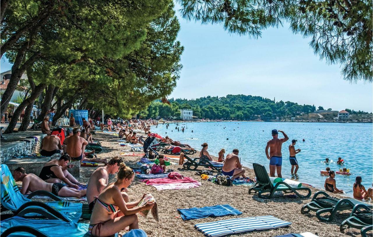 2 Bedroom Cozy Apartment In Makarska Zewnętrze zdjęcie