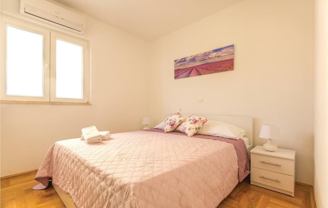 2 Bedroom Cozy Apartment In Makarska Zewnętrze zdjęcie