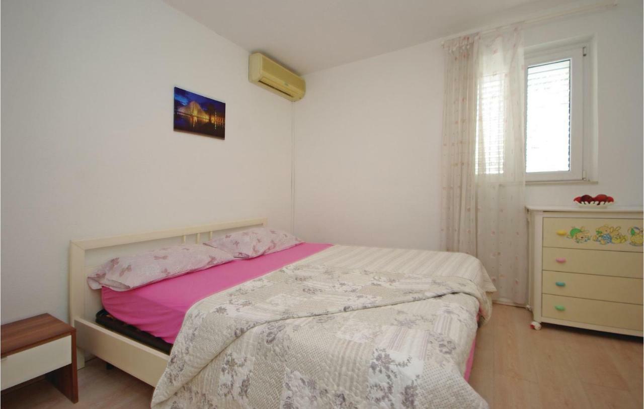 2 Bedroom Cozy Apartment In Makarska Zewnętrze zdjęcie