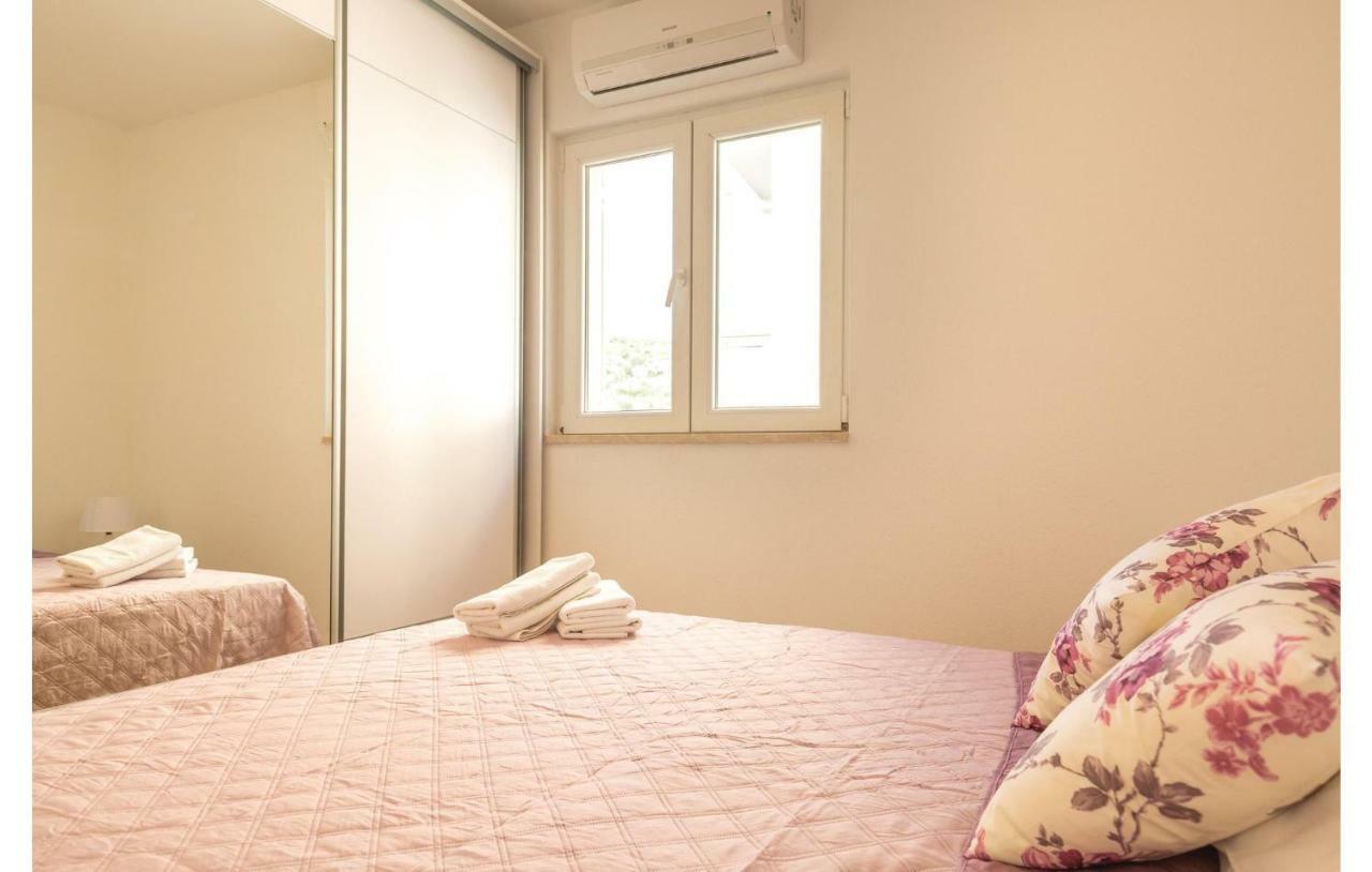 2 Bedroom Cozy Apartment In Makarska Zewnętrze zdjęcie