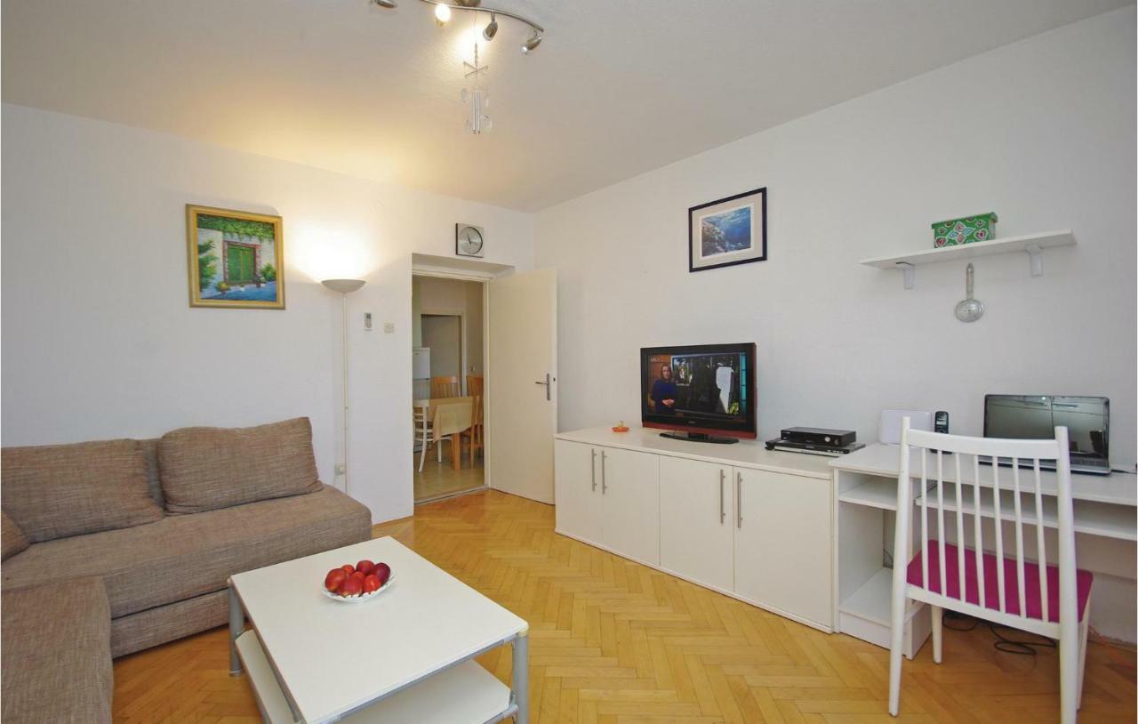 2 Bedroom Cozy Apartment In Makarska Zewnętrze zdjęcie