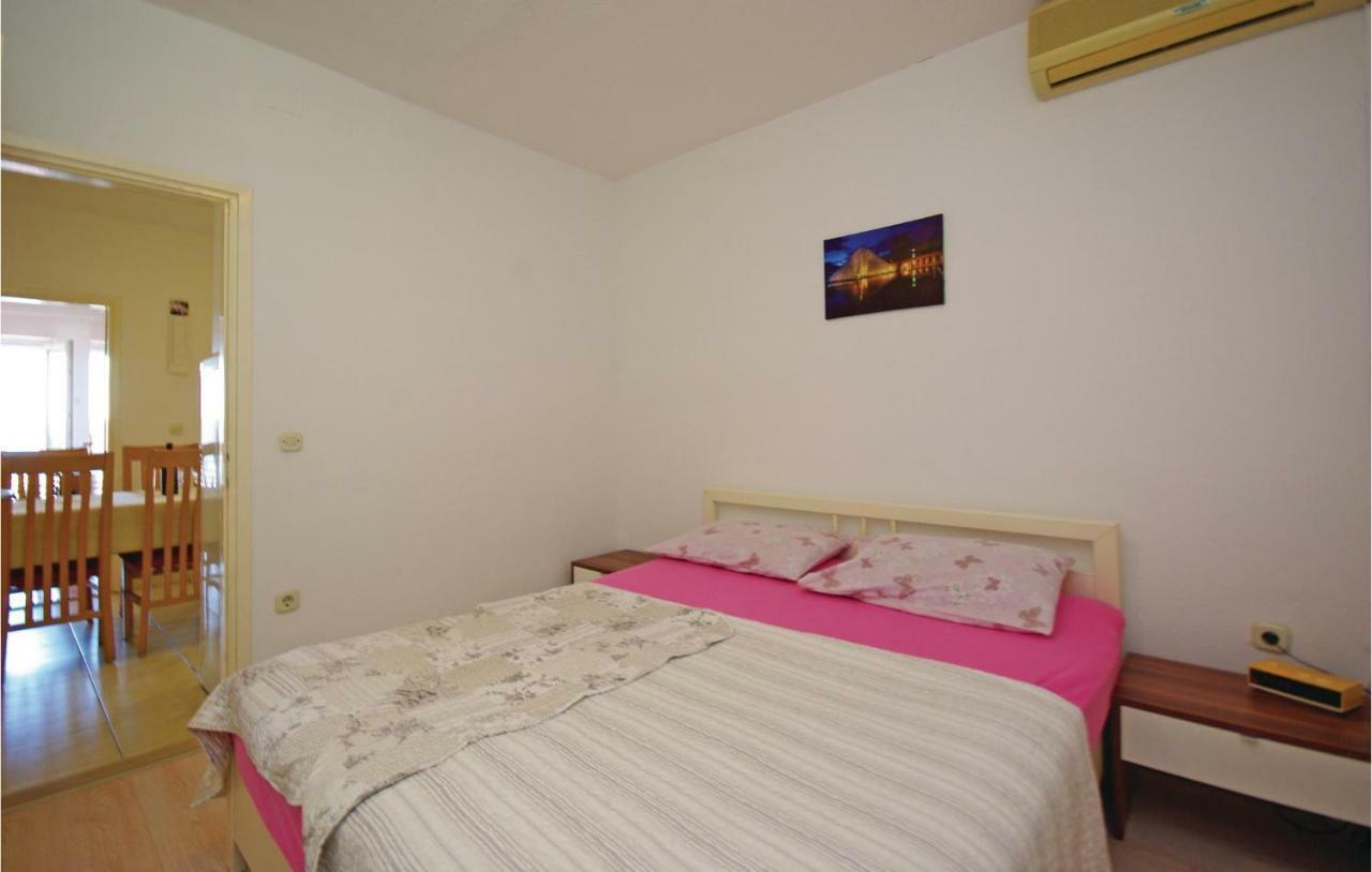 2 Bedroom Cozy Apartment In Makarska Zewnętrze zdjęcie